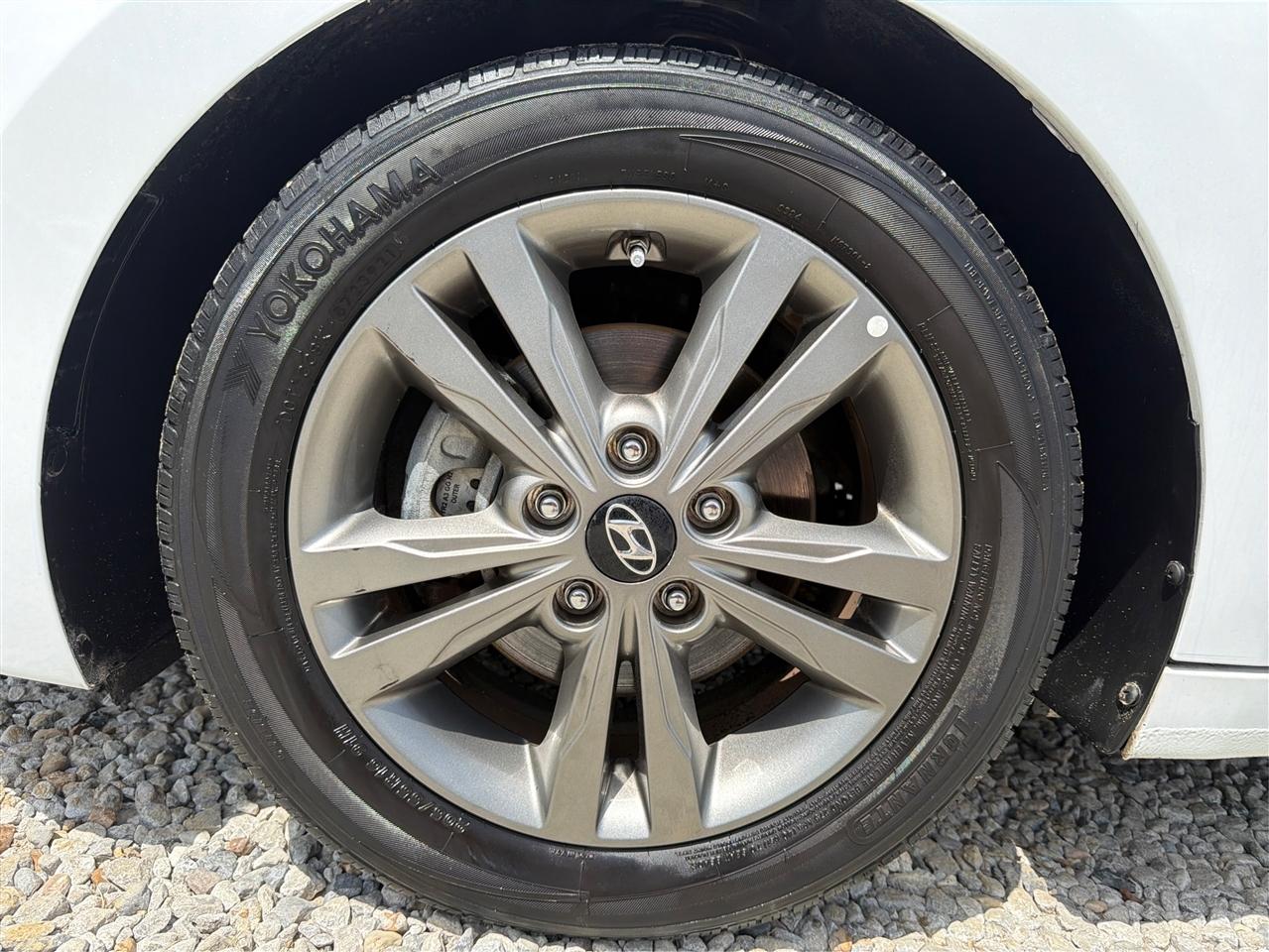Hyundai Elantra  2018