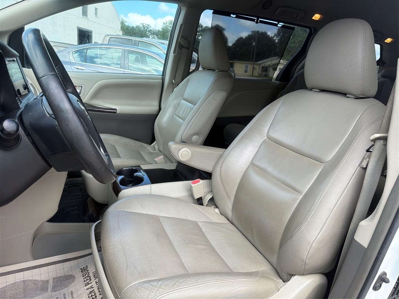 Toyota Sienna  2017