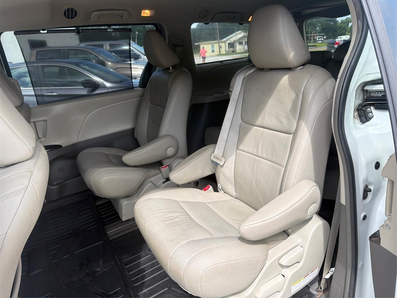 Toyota Sienna  2017