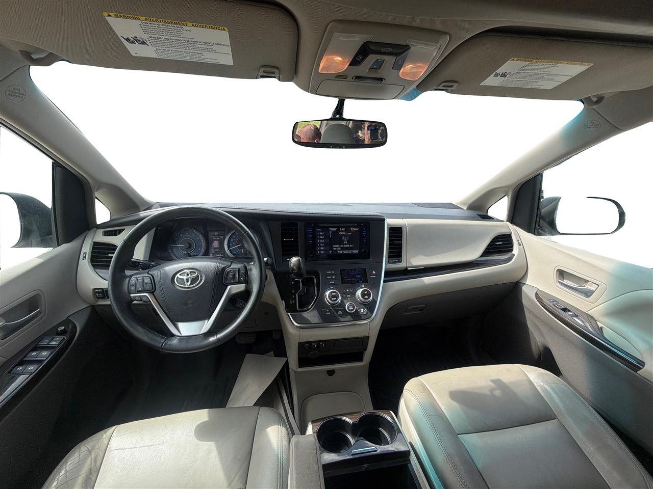 Toyota Sienna  2017