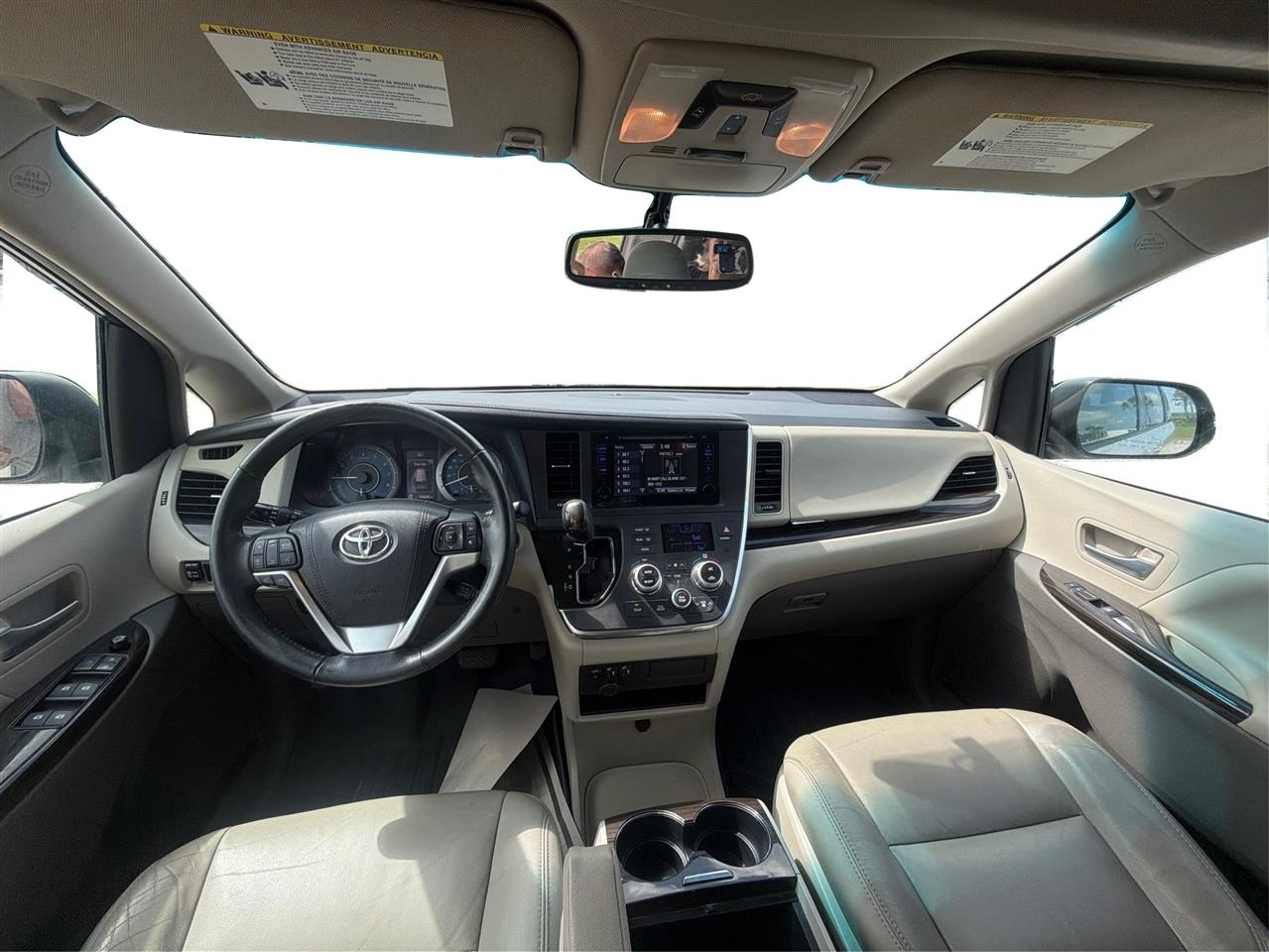 Toyota Sienna  2017