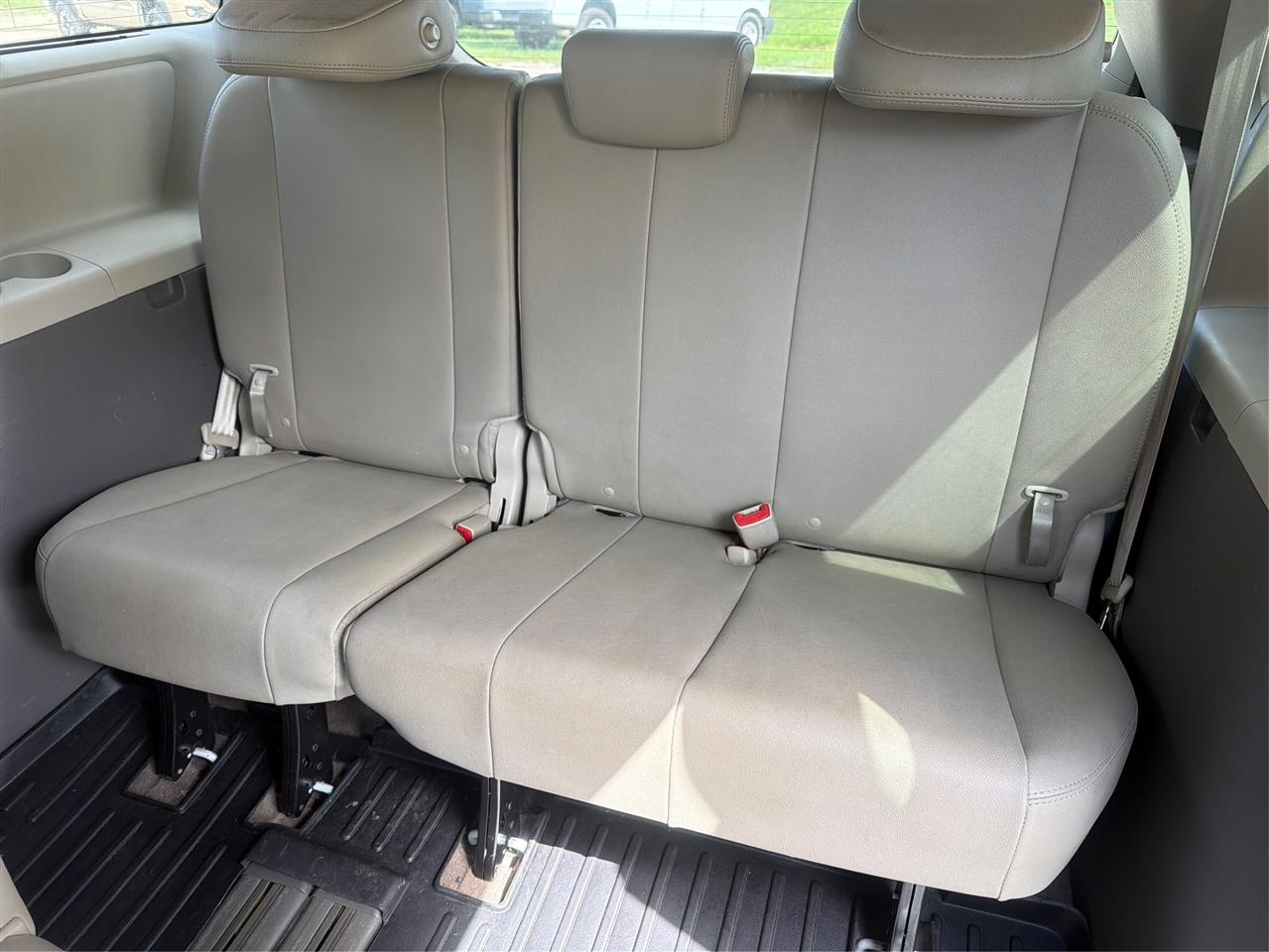 Toyota Sienna  2017