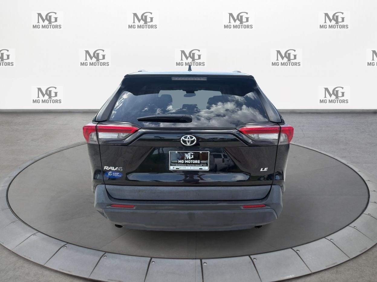 Toyota RAV4 LE FWD 2021