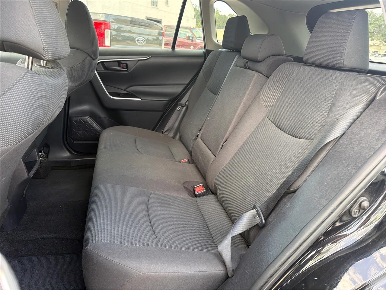 Toyota RAV4 LE FWD 2021