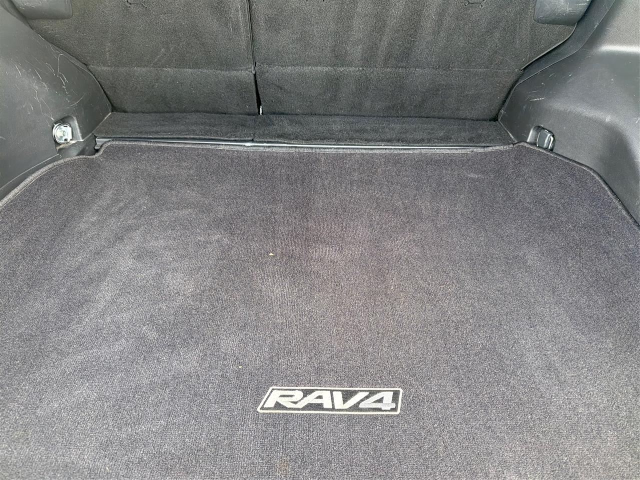 Toyota RAV4 LE FWD 2021
