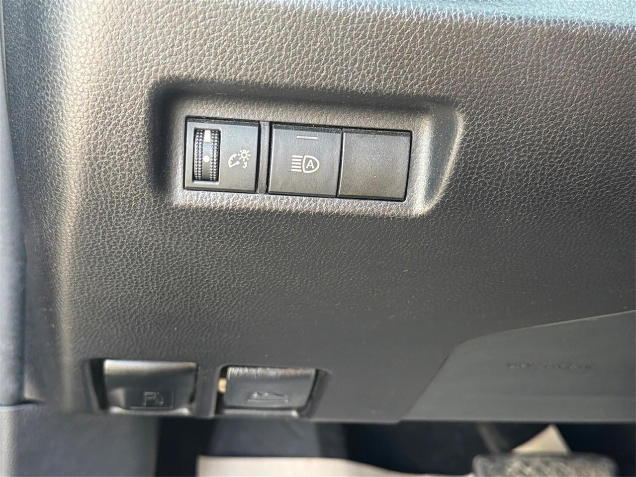 Toyota RAV4 LE FWD 2021