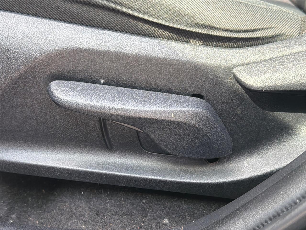 Toyota RAV4 LE FWD 2021