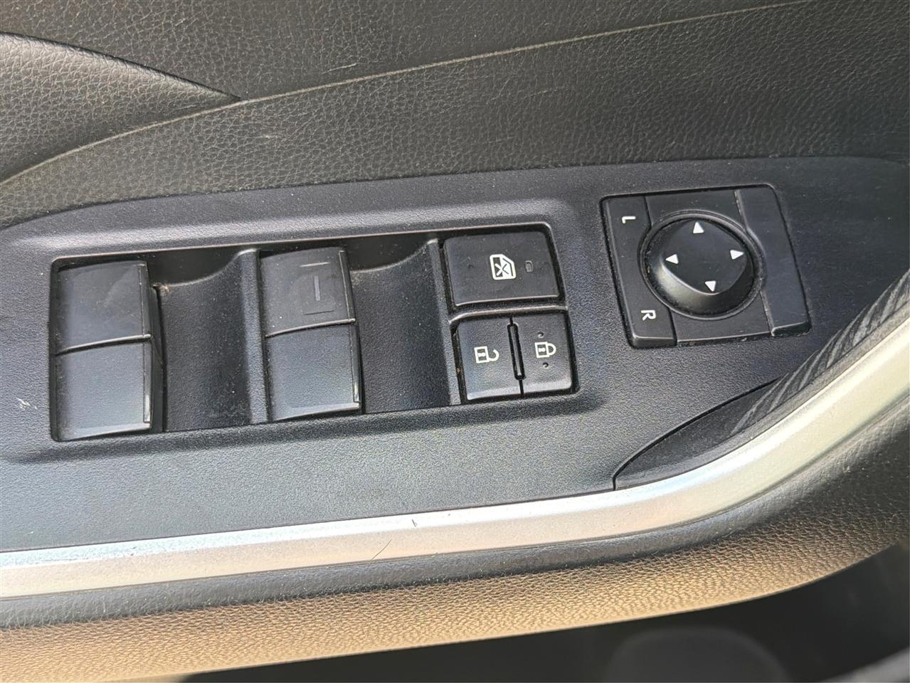 Toyota RAV4 LE FWD 2021
