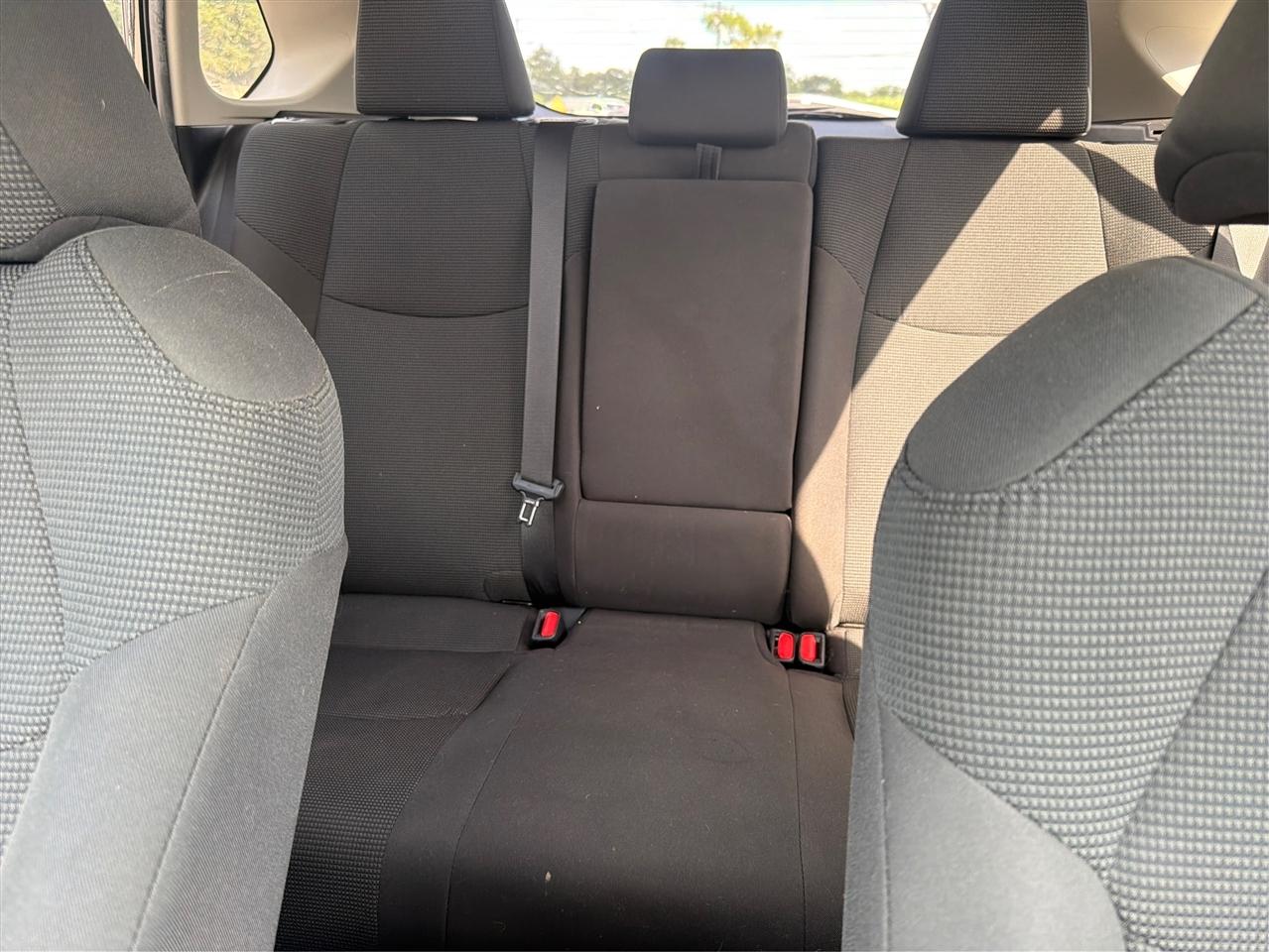 Toyota RAV4 LE FWD 2021