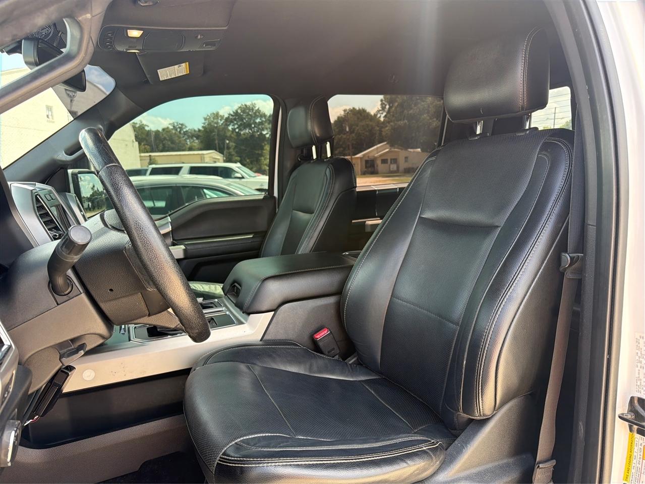 Ford F-150 4WD SuperCrew 145" Lariat 2016