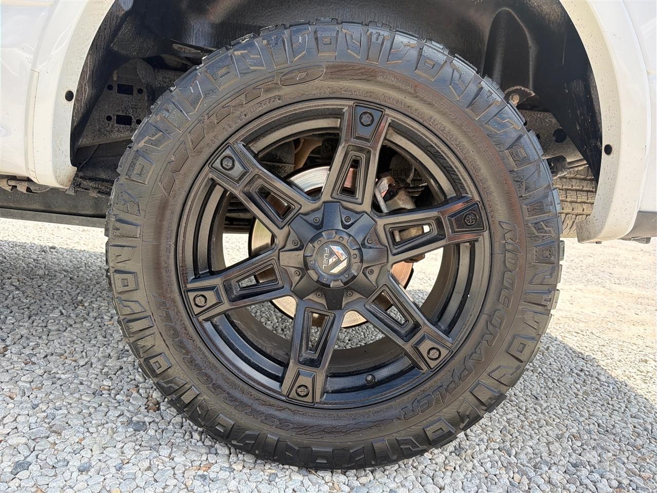 Ford F-150 4WD SuperCrew 145" Lariat 2016