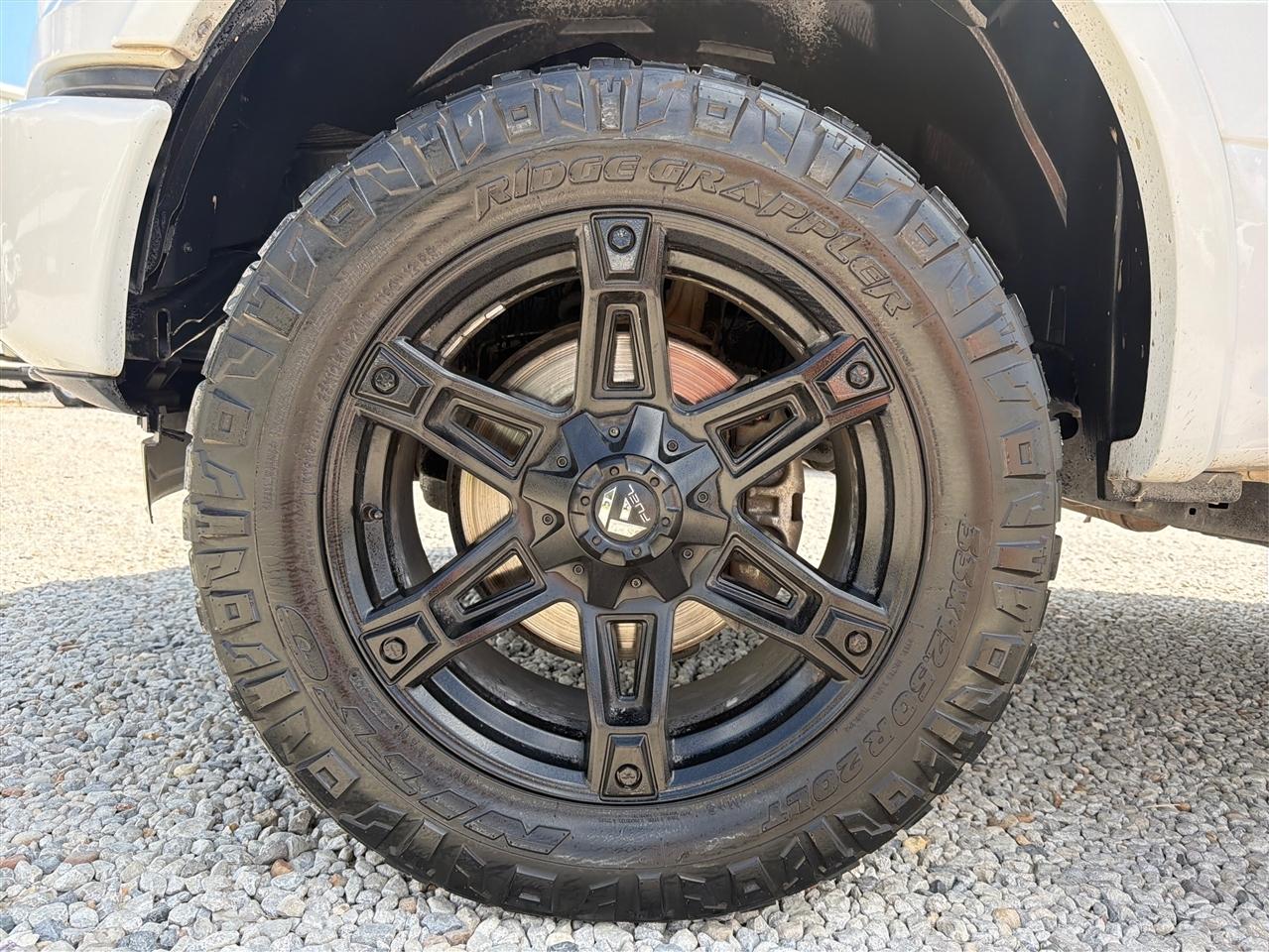 Ford F-150 4WD SuperCrew 145" Lariat 2016
