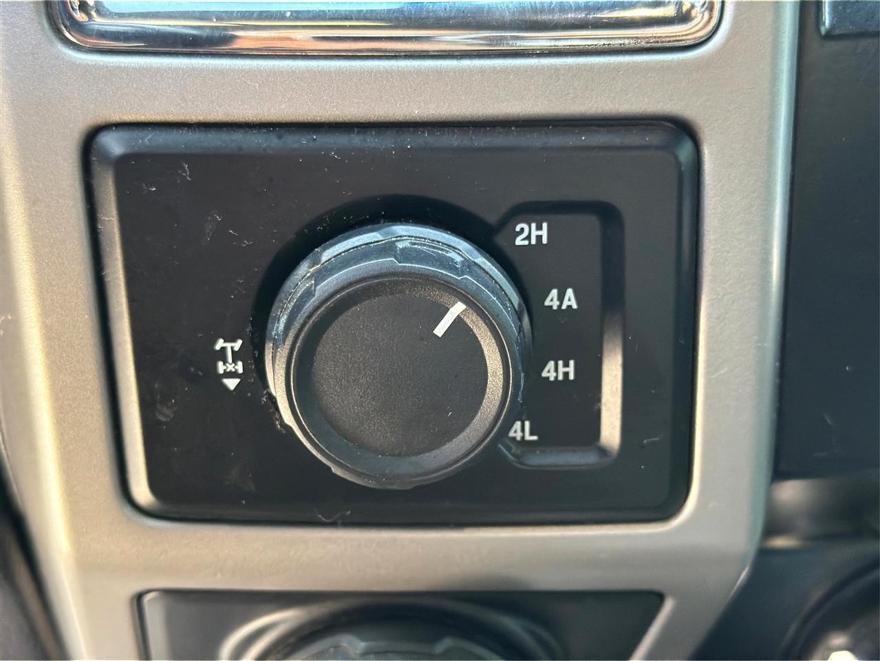 Ford F-150 4WD SuperCrew 145" Lariat 2016