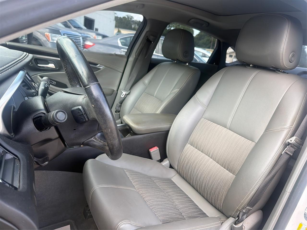 Chevrolet Impala 4dr Sdn LT w/1LT 2018