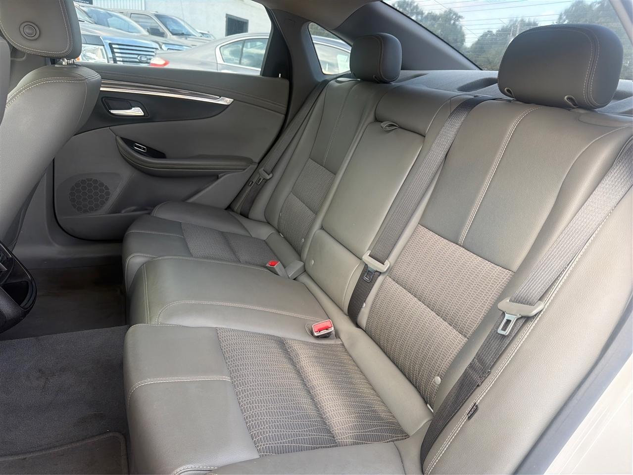 Chevrolet Impala 4dr Sdn LT w/1LT 2018