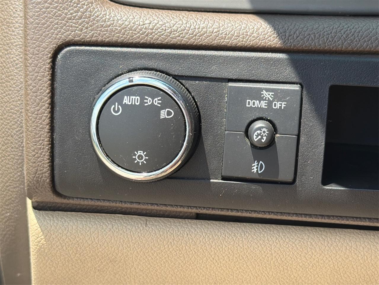 Chevrolet Tahoe 2WD 4dr 1500 LT 2012