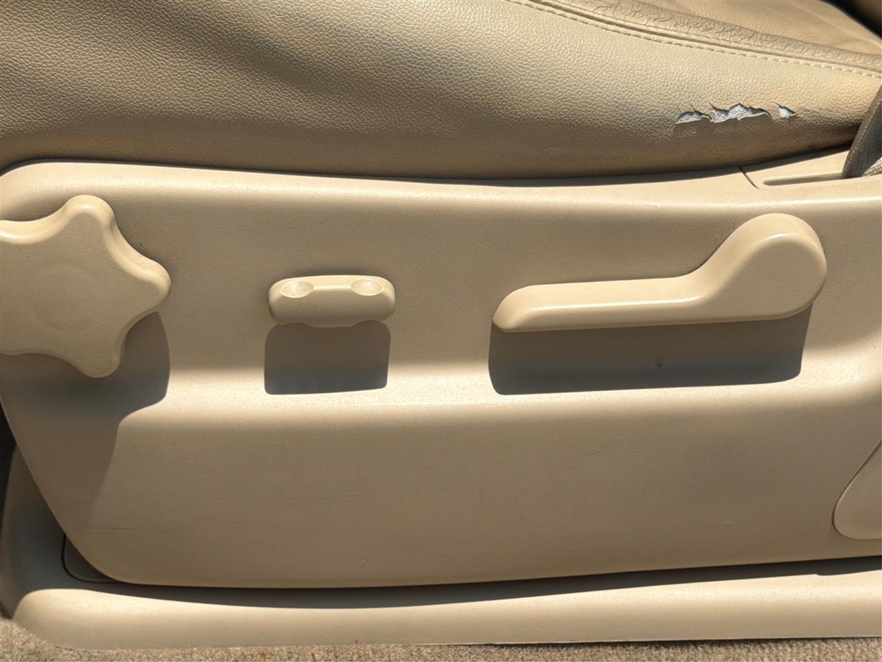 Chevrolet Tahoe 2WD 4dr 1500 LT 2012