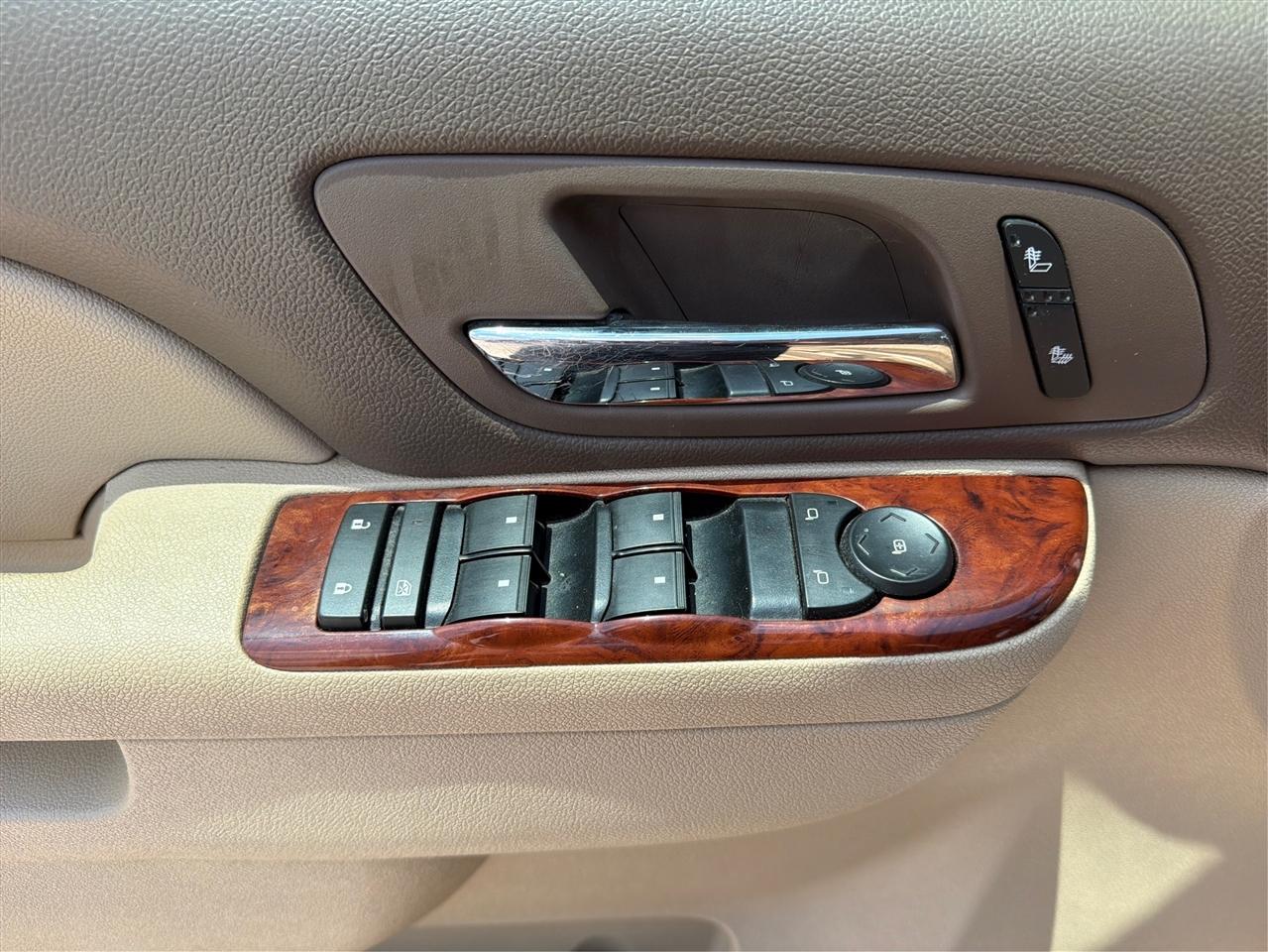 Chevrolet Tahoe 2WD 4dr 1500 LT 2012