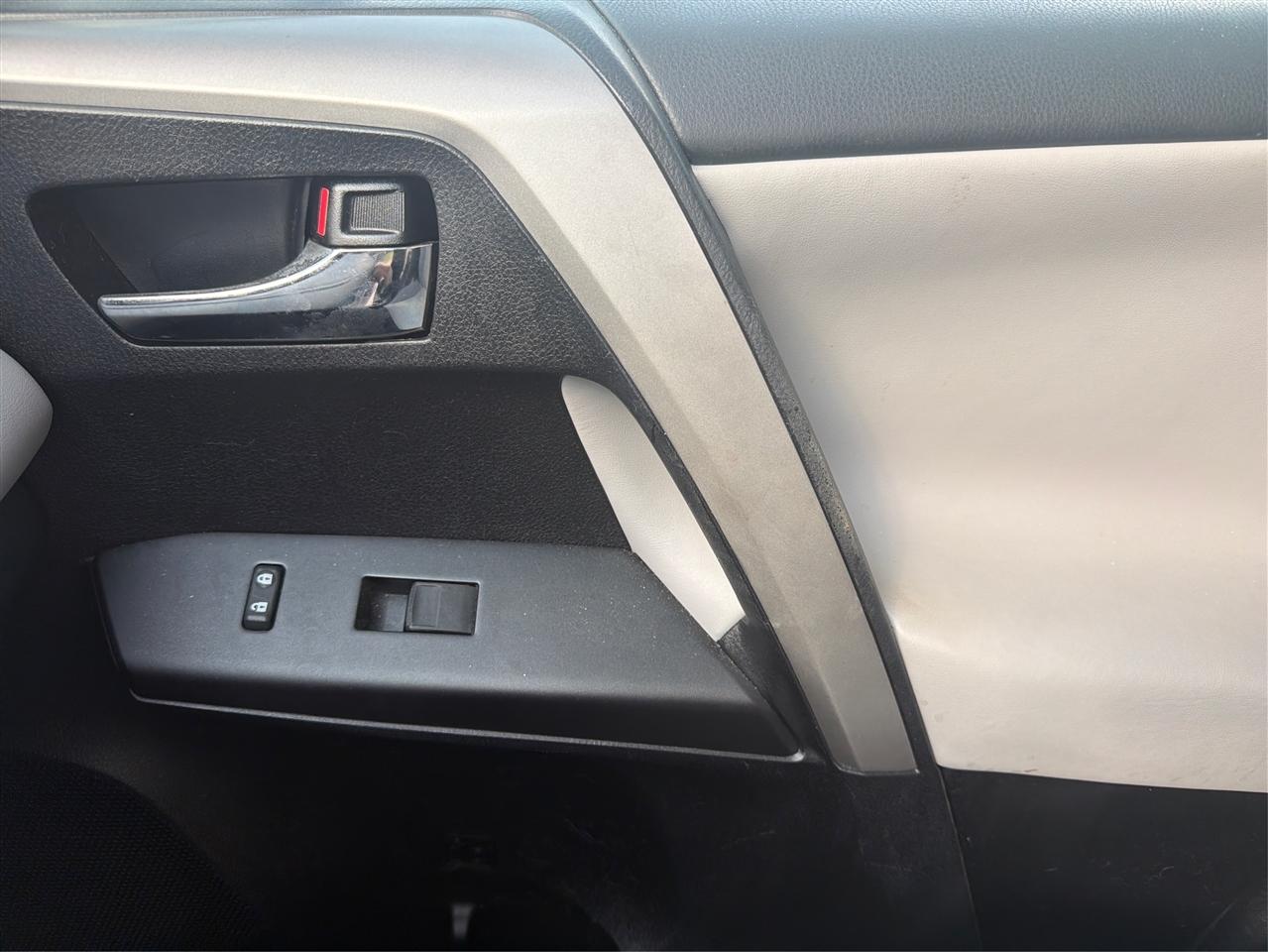 Toyota RAV4  2016