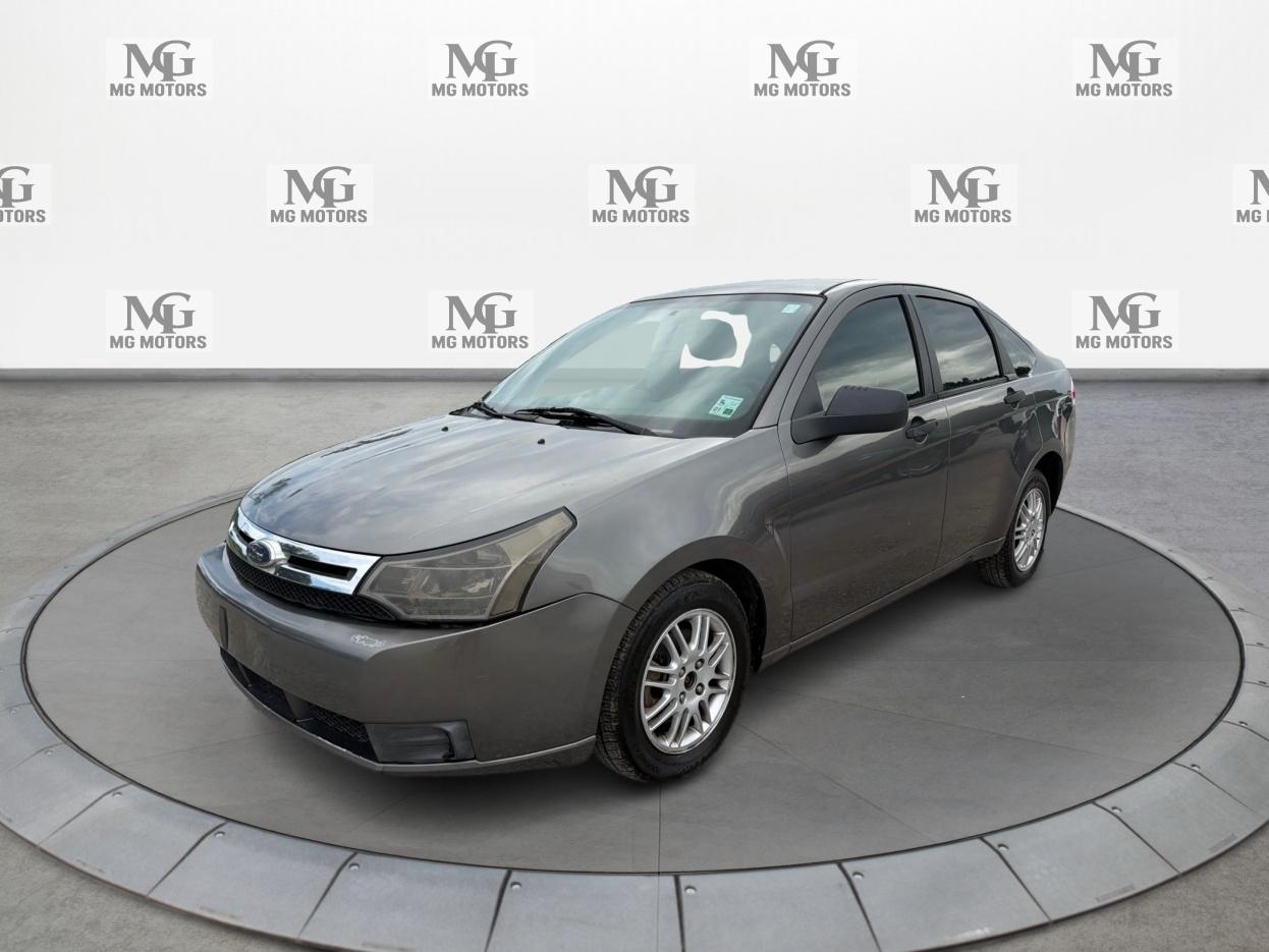 Ford Focus 4dr Sdn SE 2010