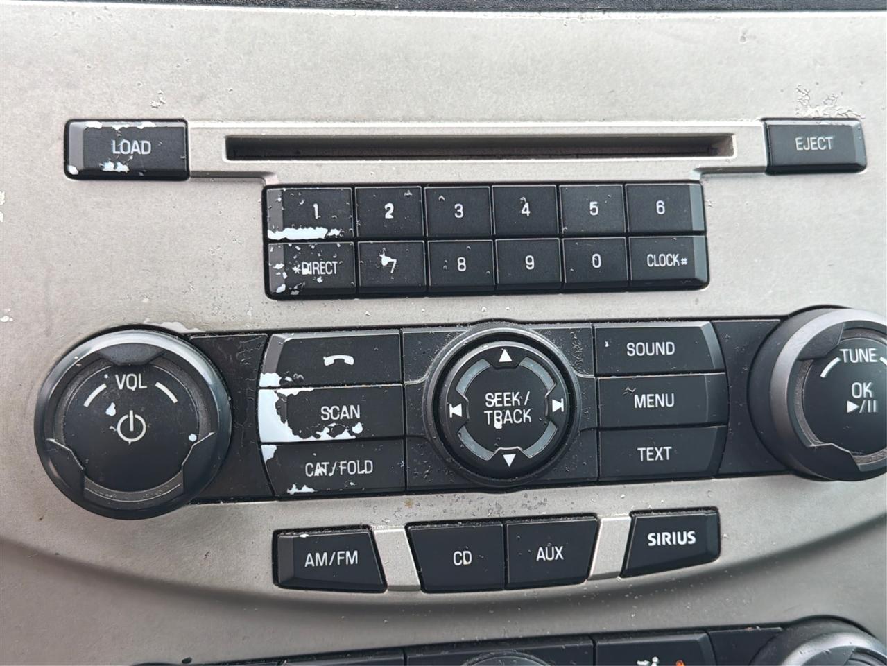 Ford Focus 4dr Sdn SE 2010