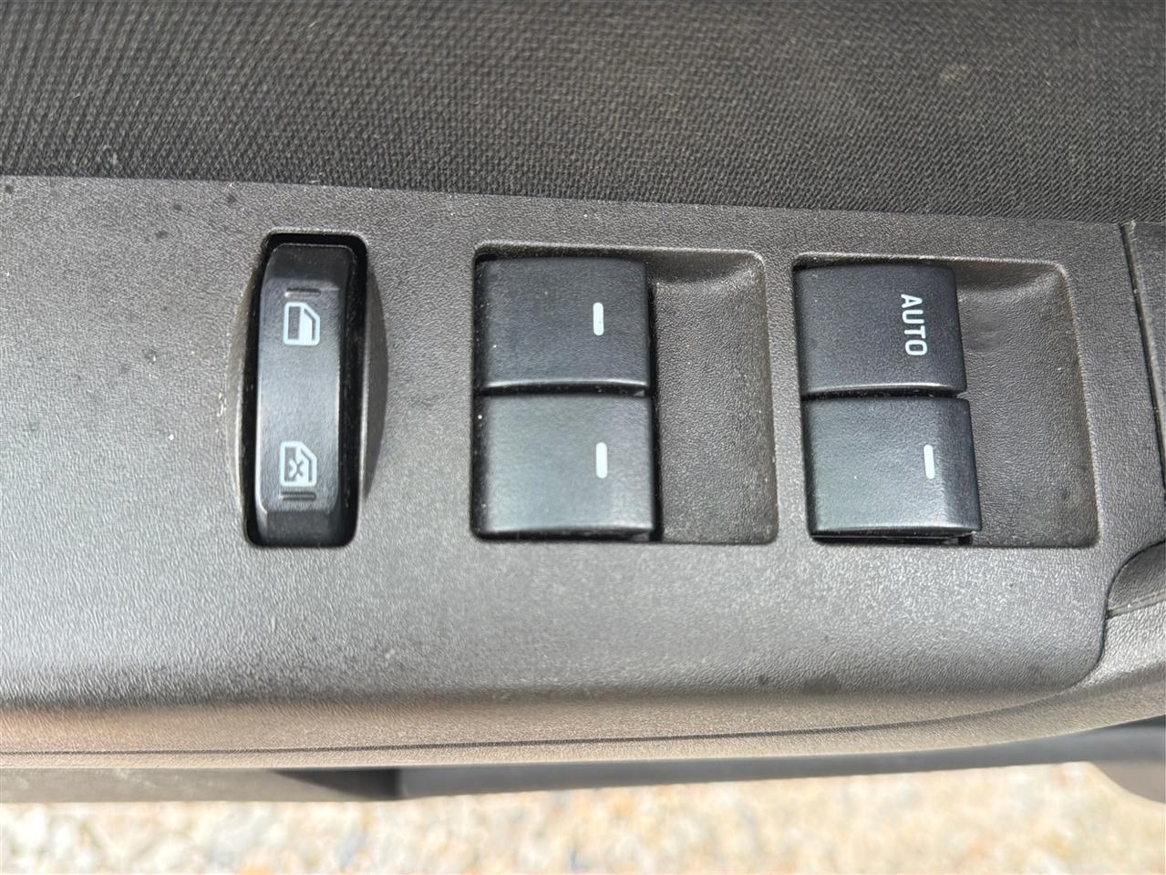 Ford Focus 4dr Sdn SE 2010