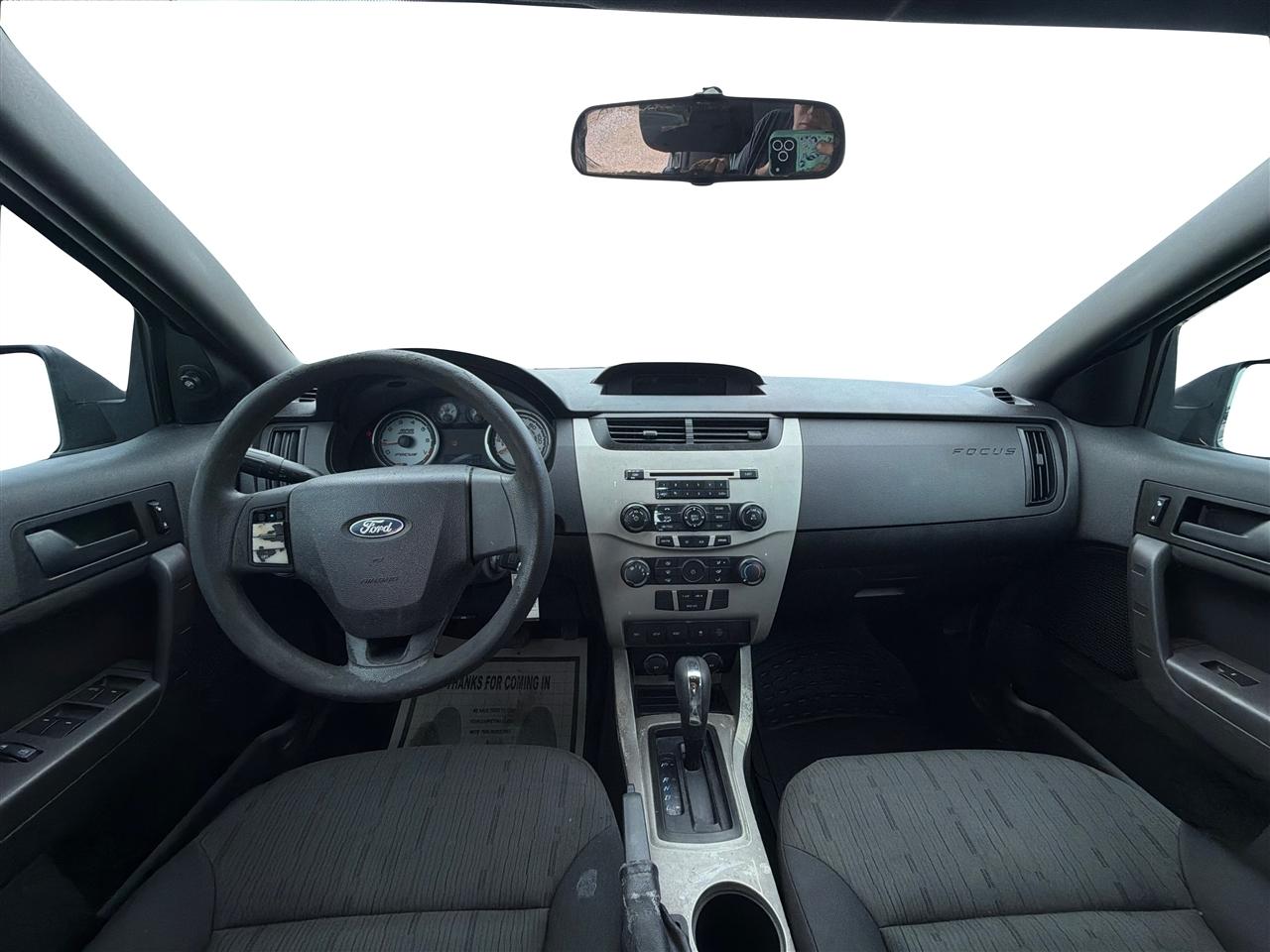 Ford Focus 4dr Sdn SE 2010