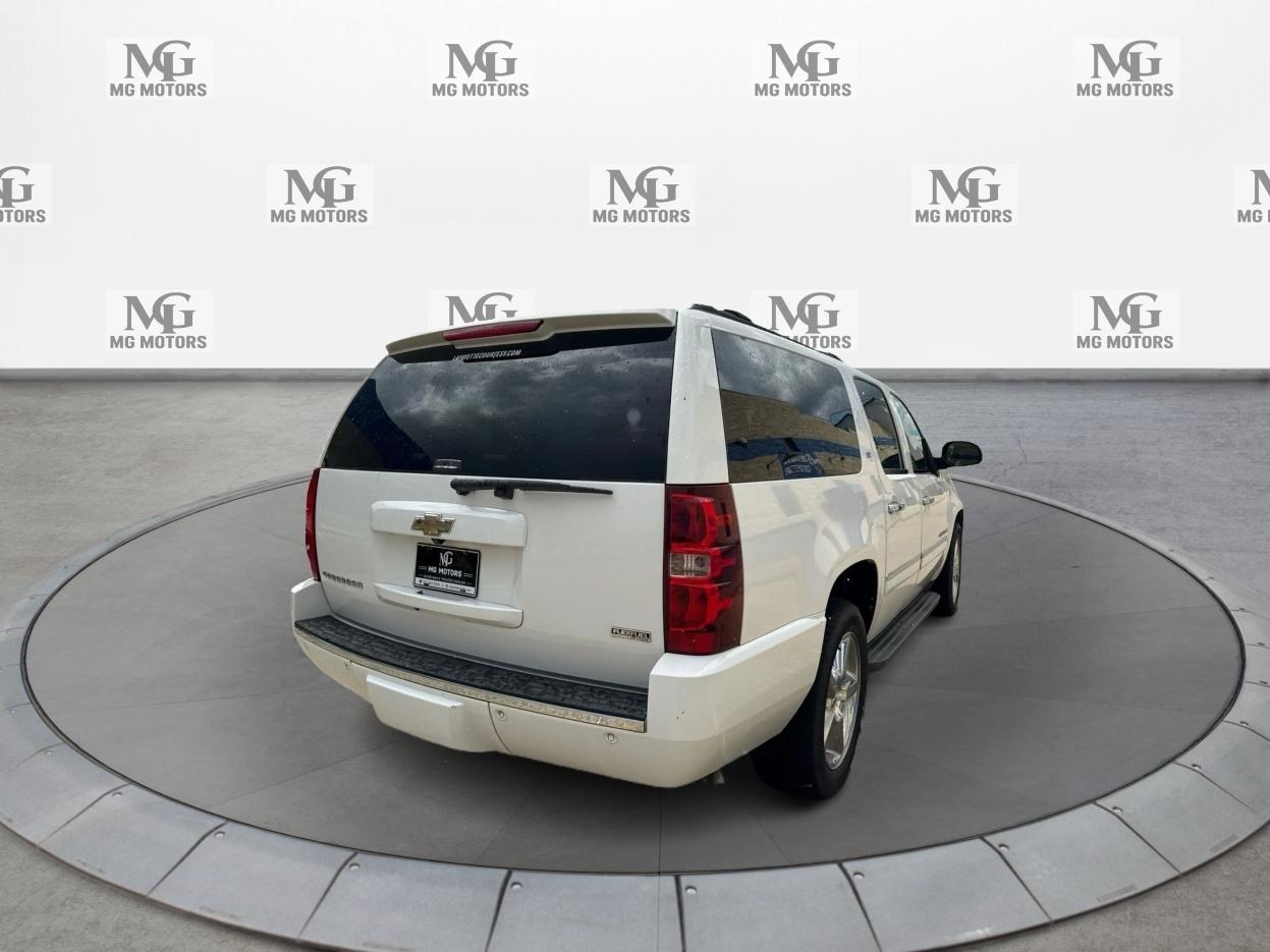 Chevrolet Suburban 2WD 4dr 1500 LTZ 2011