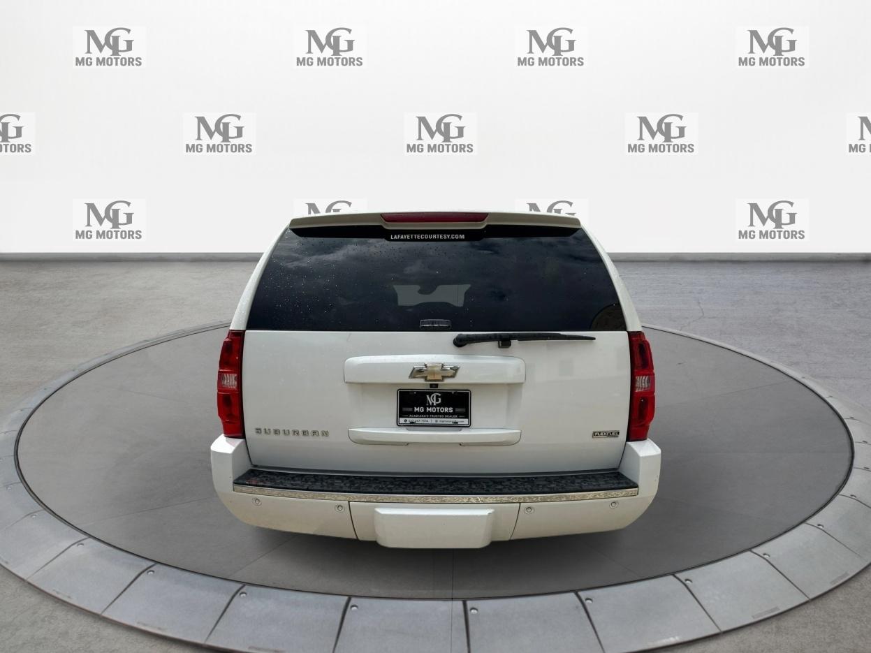 Chevrolet Suburban 2WD 4dr 1500 LTZ 2011