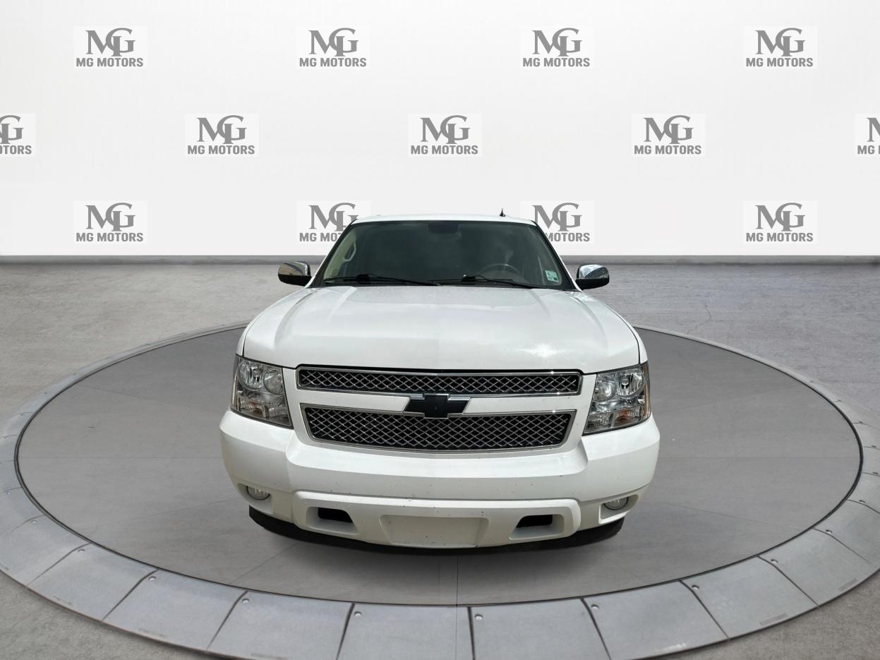 Chevrolet Suburban 2WD 4dr 1500 LTZ 2011