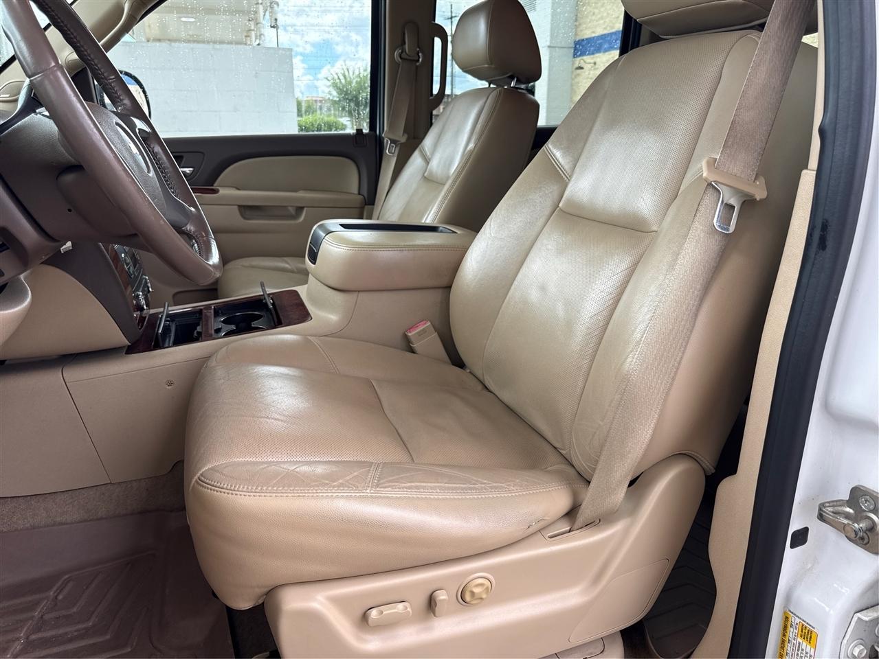 Chevrolet Suburban 2WD 4dr 1500 LTZ 2011