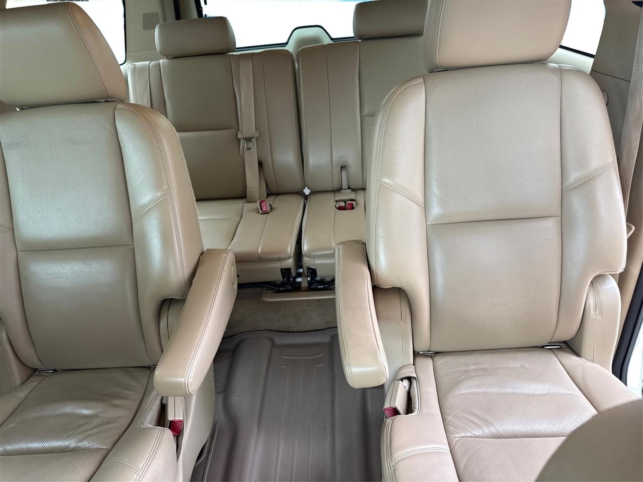 Chevrolet Suburban 2WD 4dr 1500 LTZ 2011