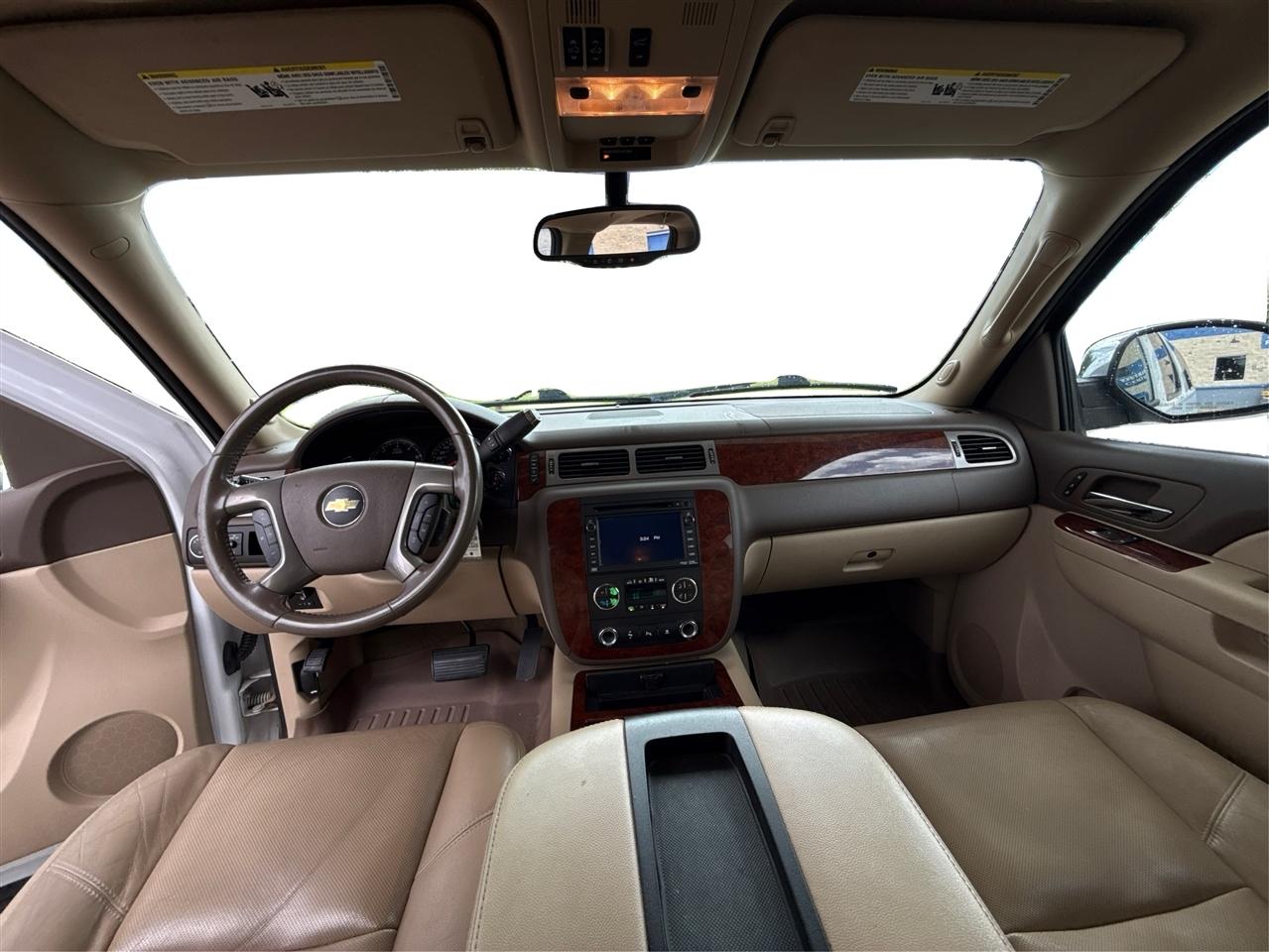 Chevrolet Suburban 2WD 4dr 1500 LTZ 2011