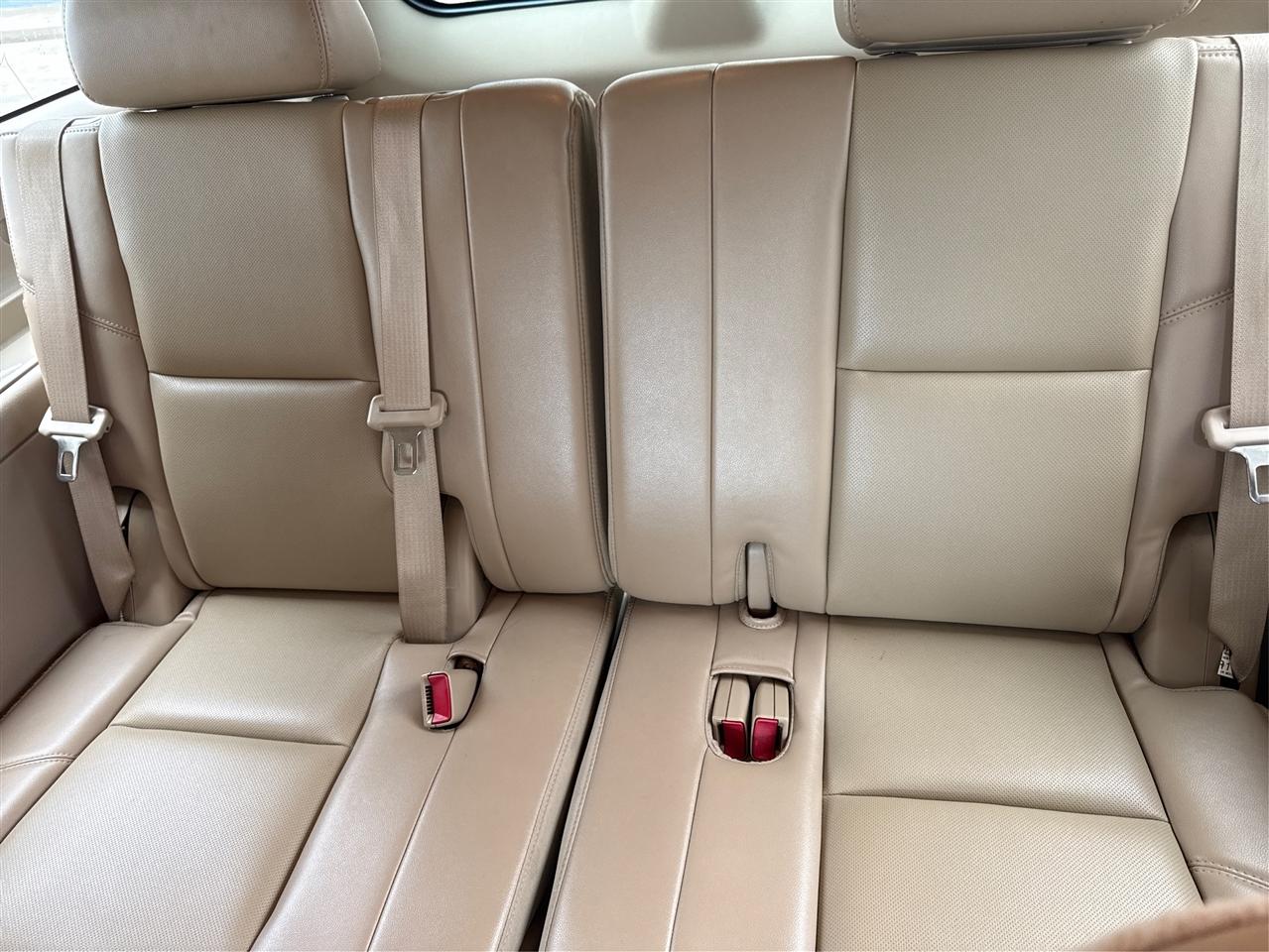 Chevrolet Suburban 2WD 4dr 1500 LTZ 2011