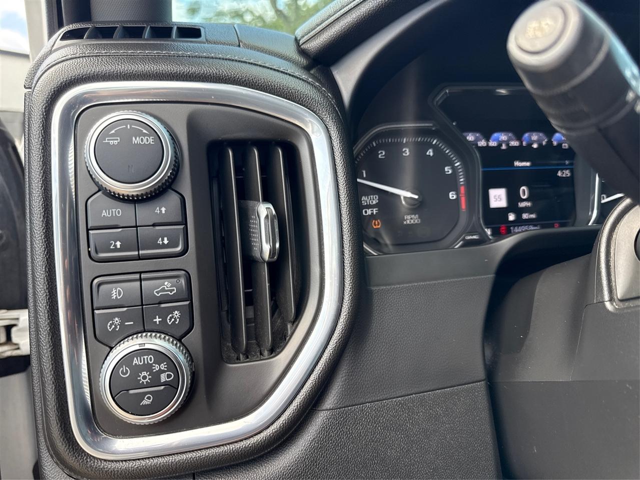 GMC Sierra 1500 4WD Crew Cab 147" Denali 2020