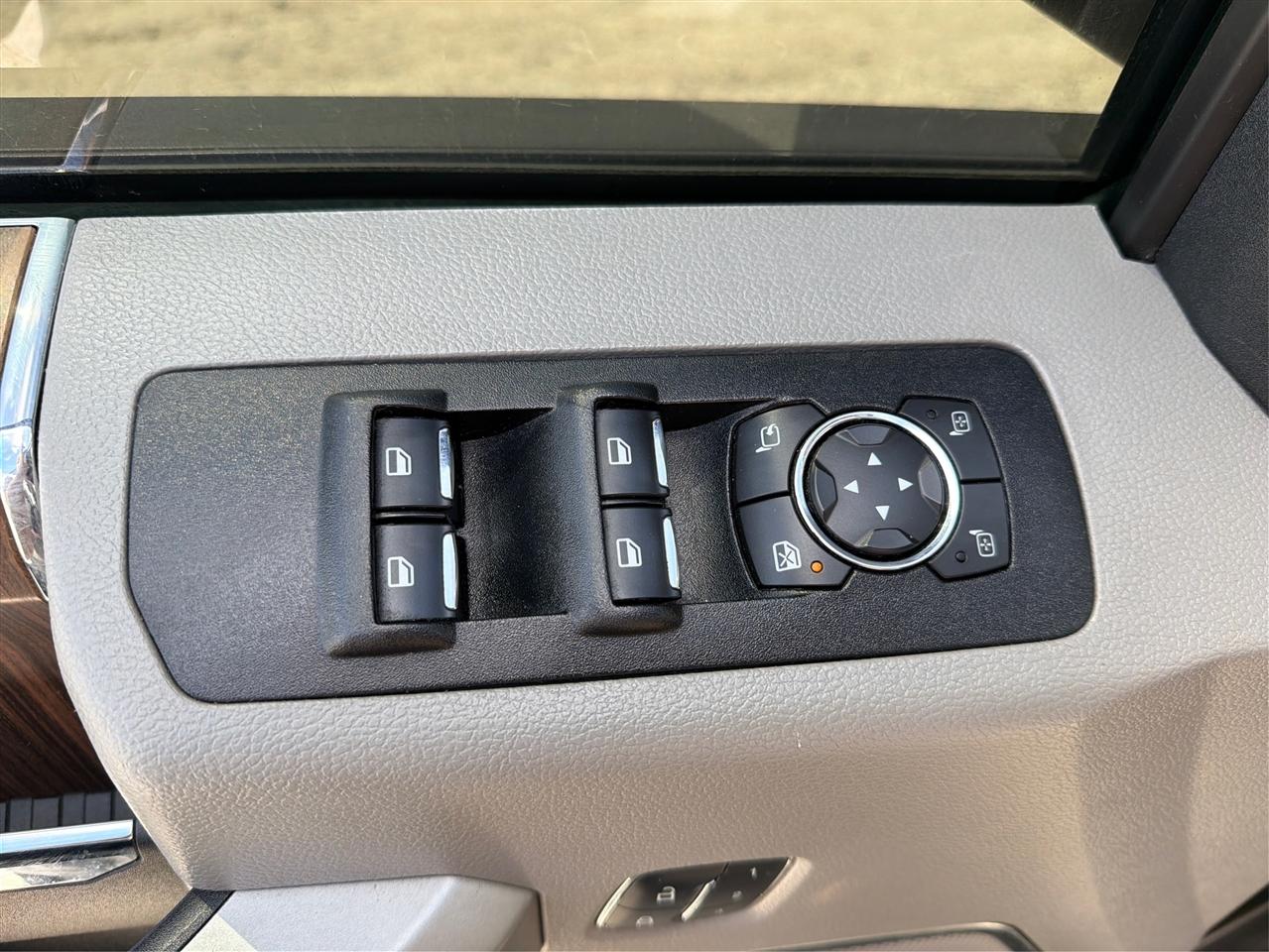 Ford F-150 Lariat 4WD SuperCrew 5.5' Box 2017