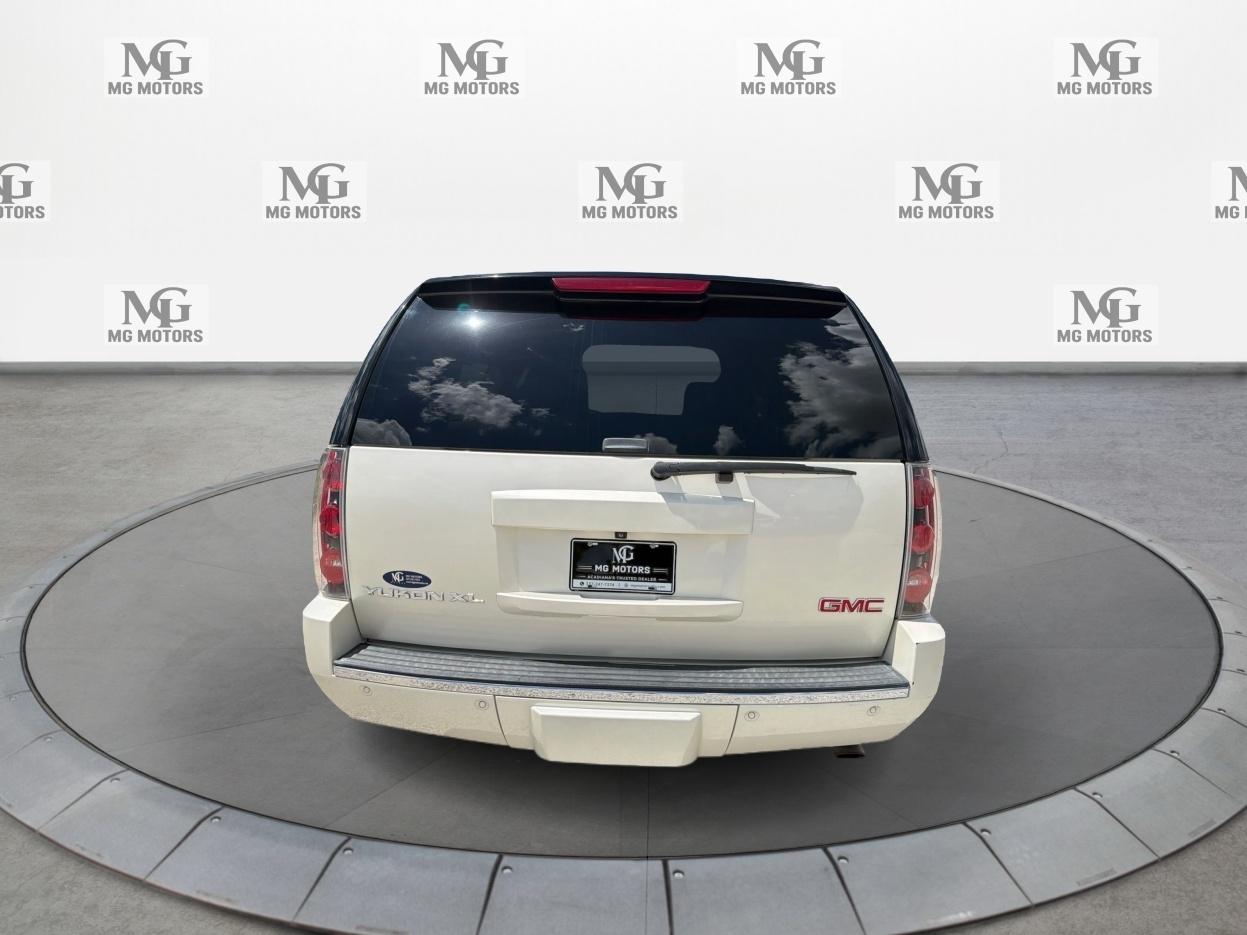 GMC Yukon XL 2WD 4dr 1500 Denali 2013