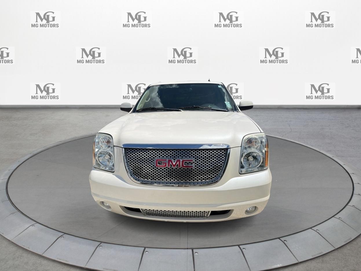 GMC Yukon XL 2WD 4dr 1500 Denali 2013