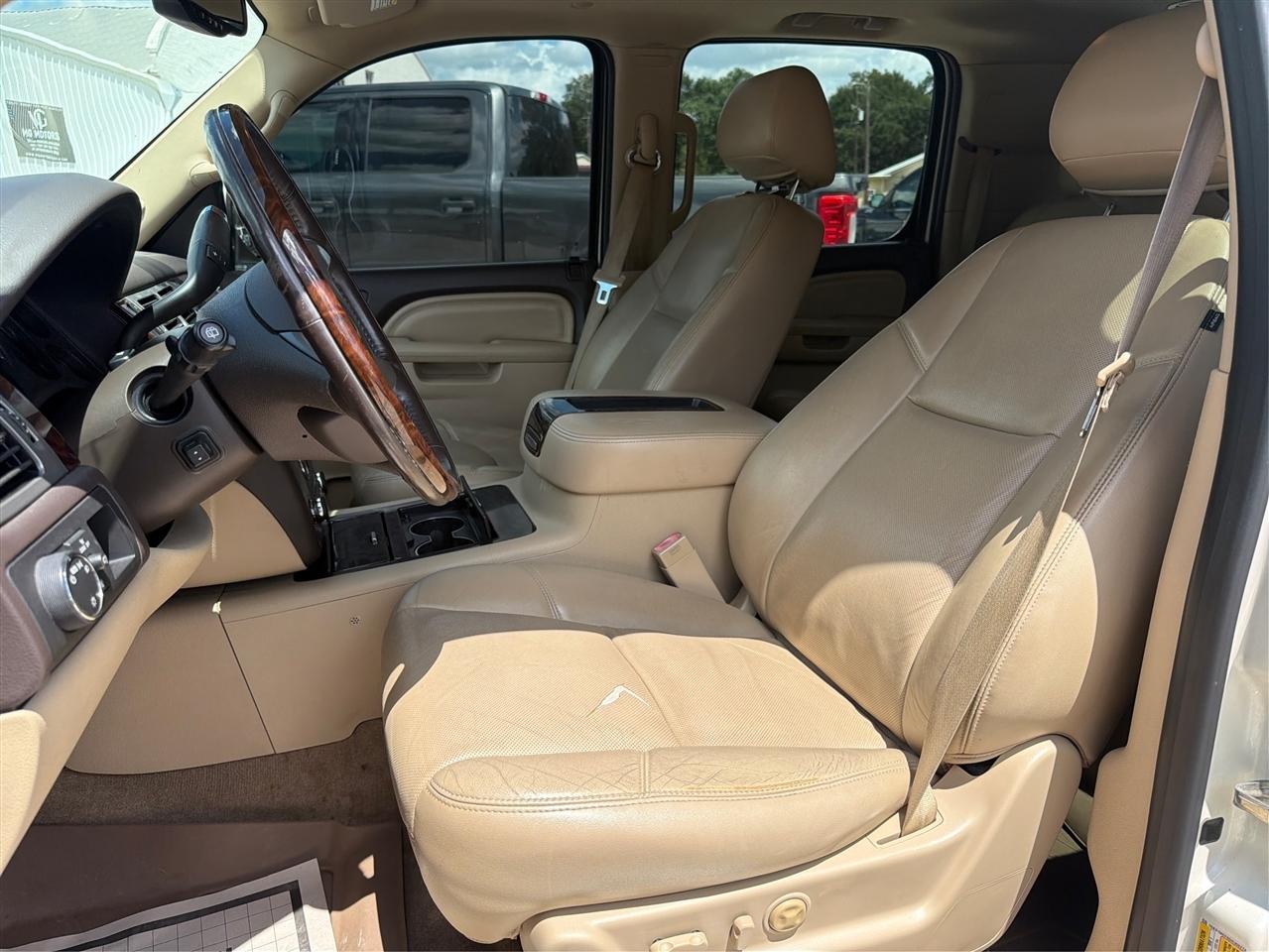 GMC Yukon XL 2WD 4dr 1500 Denali 2013