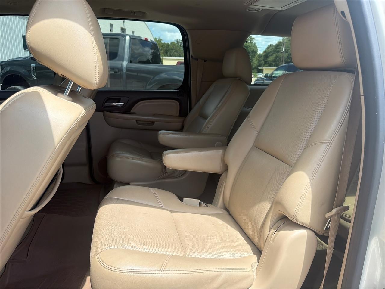 GMC Yukon XL 2WD 4dr 1500 Denali 2013