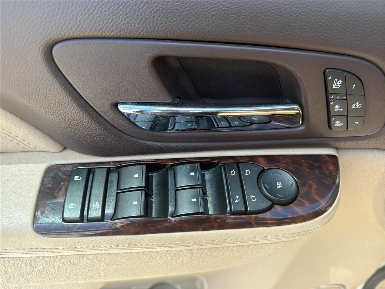 GMC Yukon XL 2WD 4dr 1500 Denali 2013