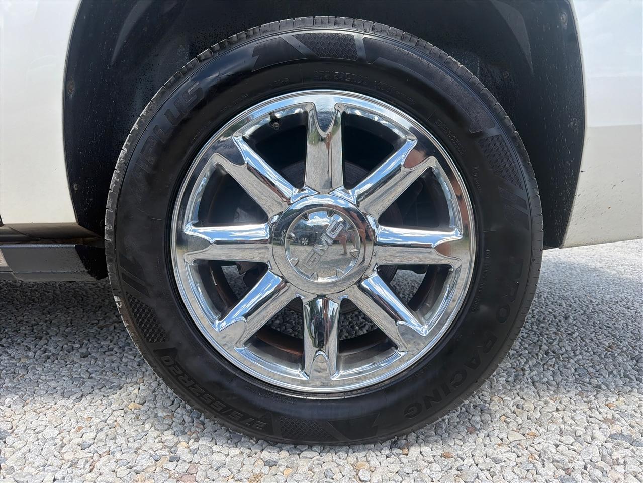 GMC Yukon XL 2WD 4dr 1500 Denali 2013