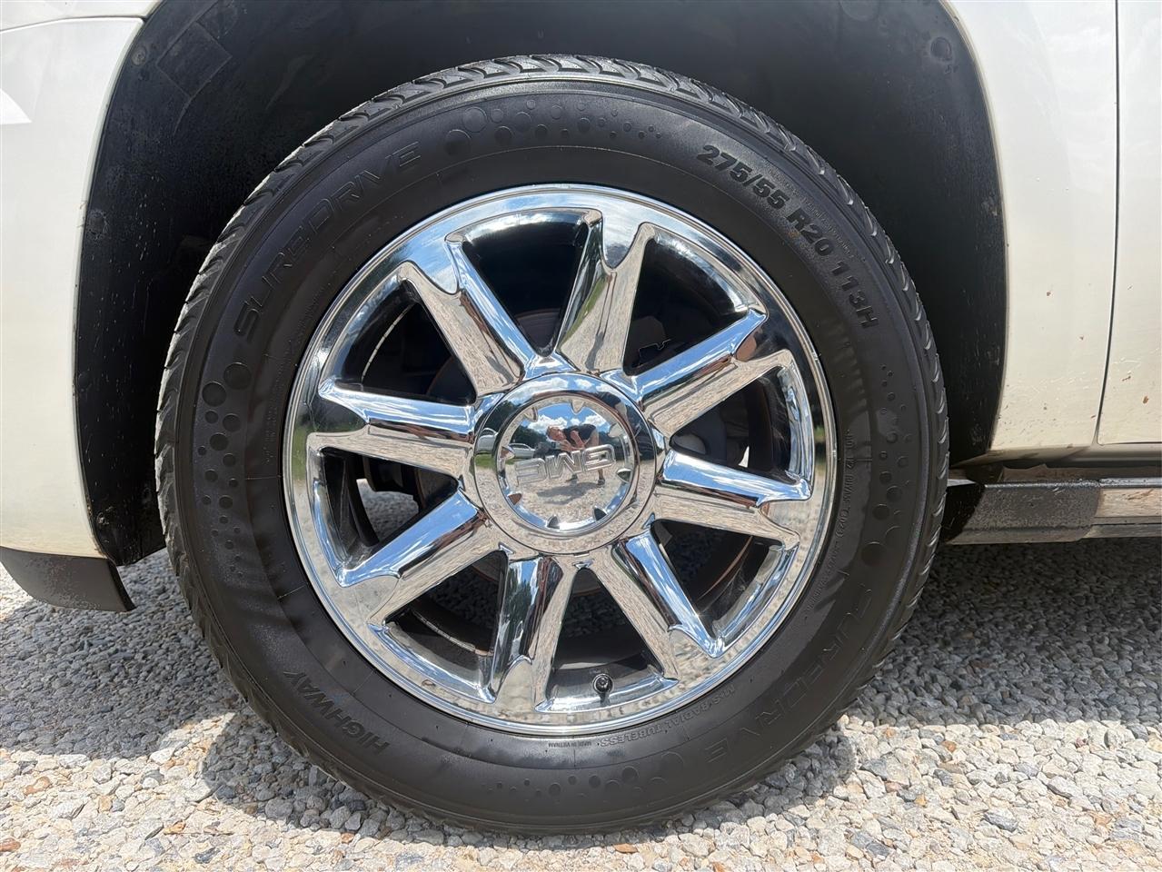 GMC Yukon XL 2WD 4dr 1500 Denali 2013