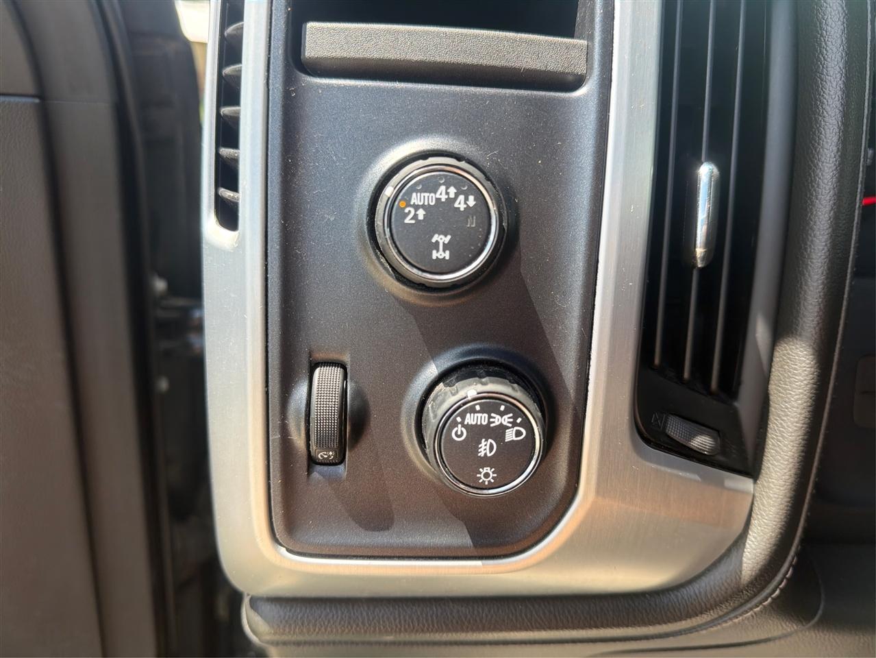GMC Sierra 1500 4WD Crew Cab 143.5" SLT 2018