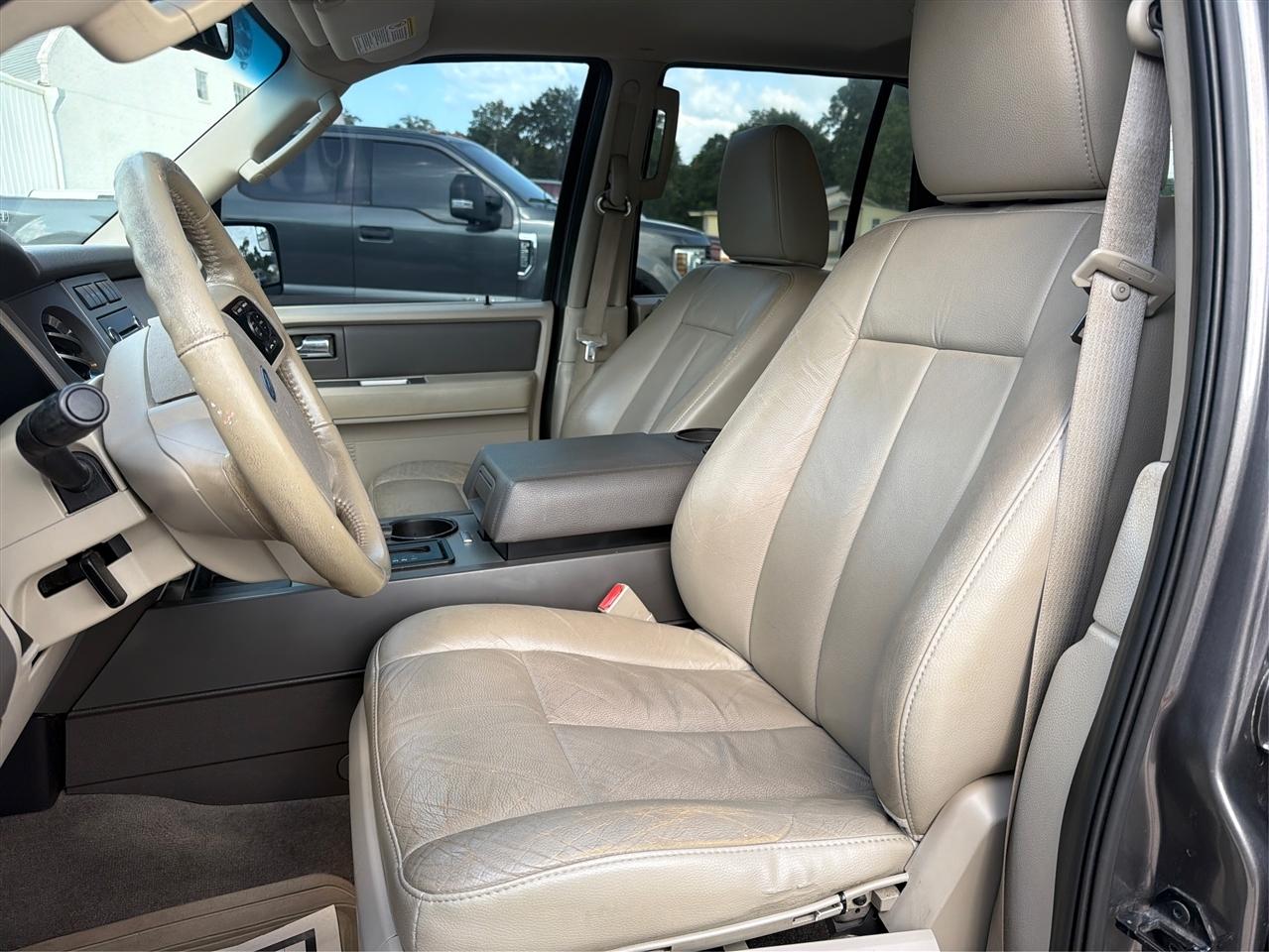 Ford Expedition 2WD 4dr XLT 2014