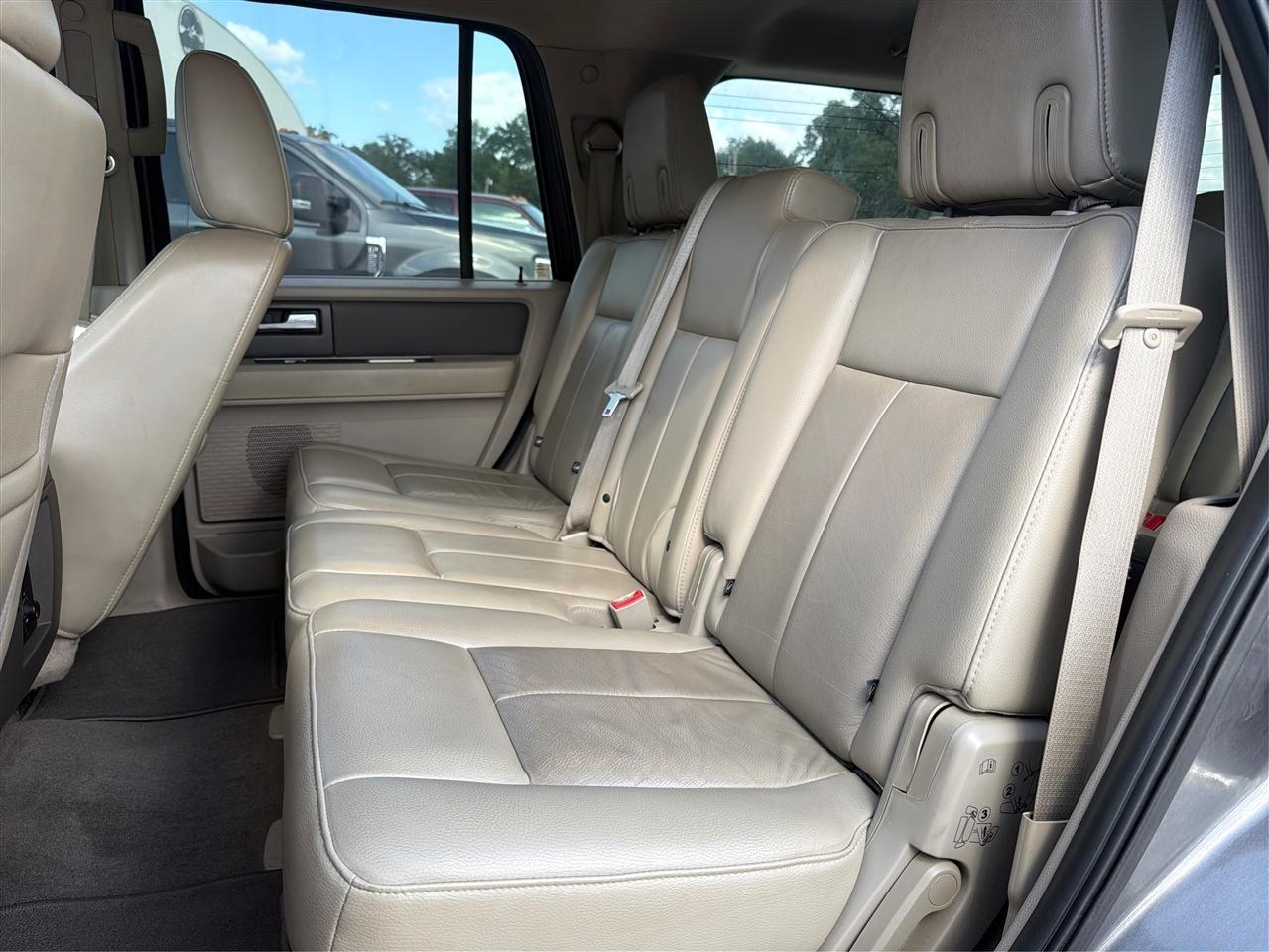 Ford Expedition 2WD 4dr XLT 2014