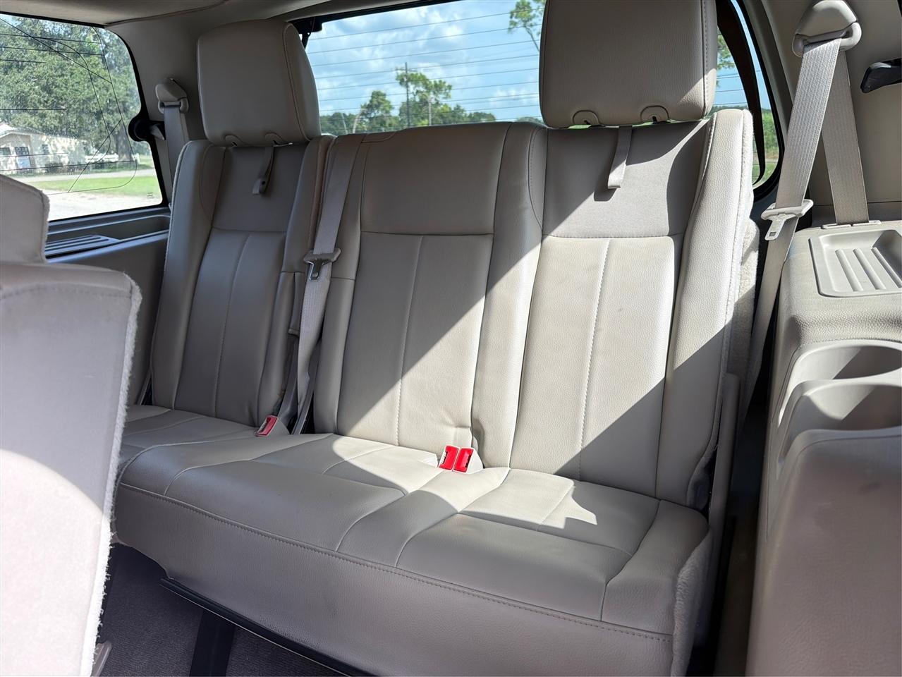 Ford Expedition 2WD 4dr XLT 2014