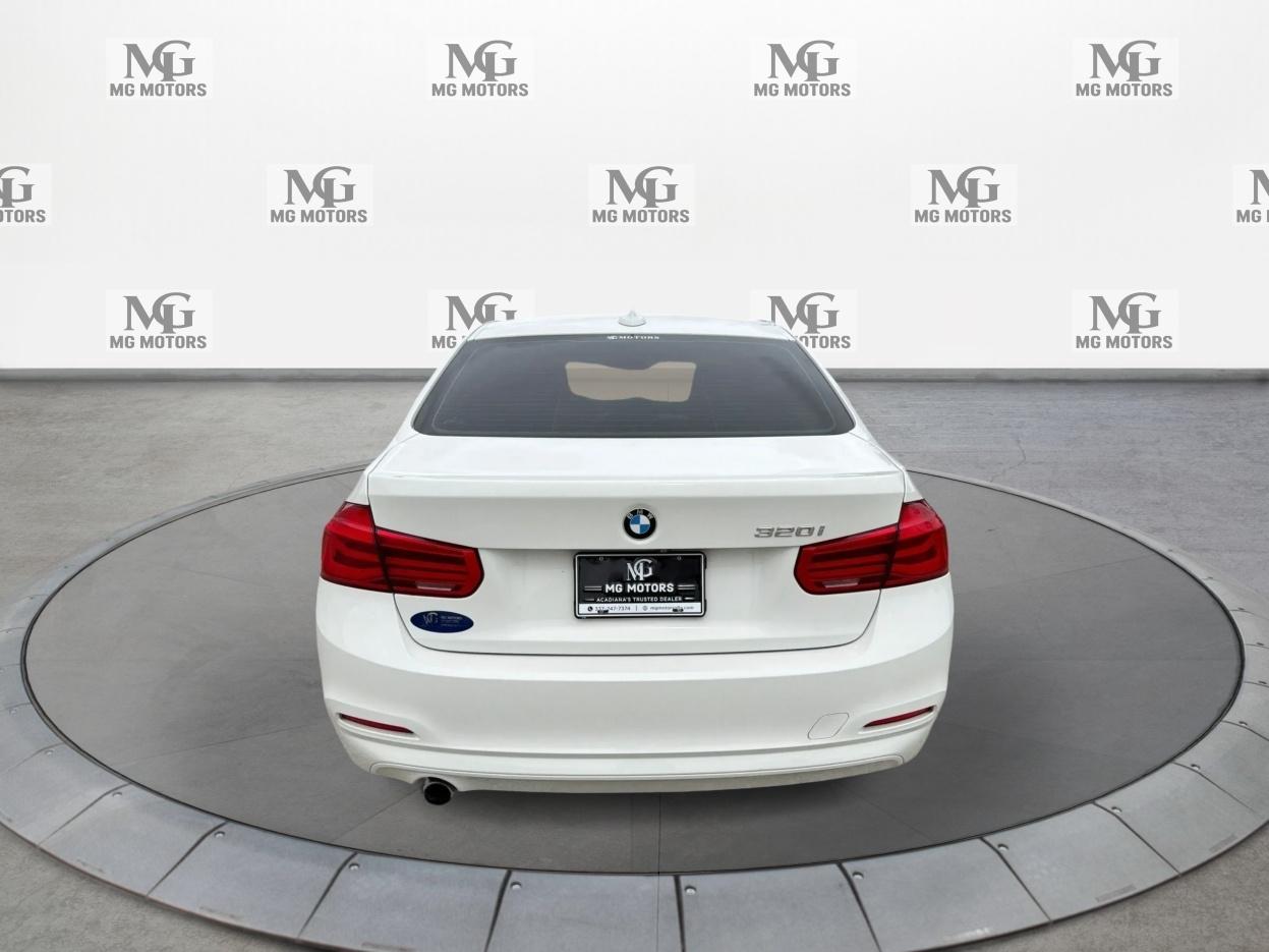 BMW 3 Series 320i Sedan 2018