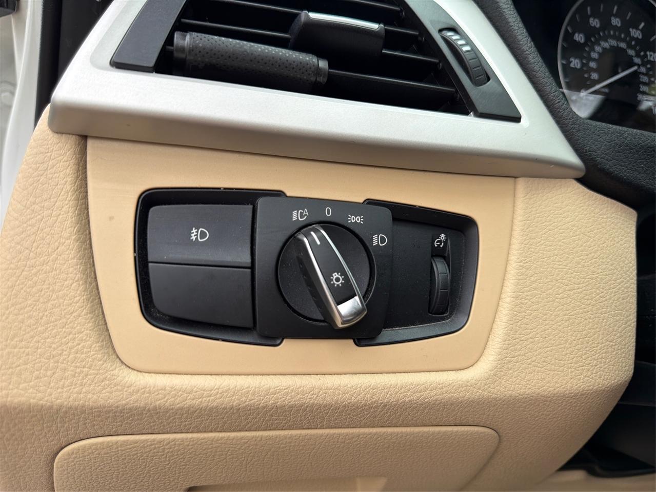 BMW 3 Series 320i Sedan 2018