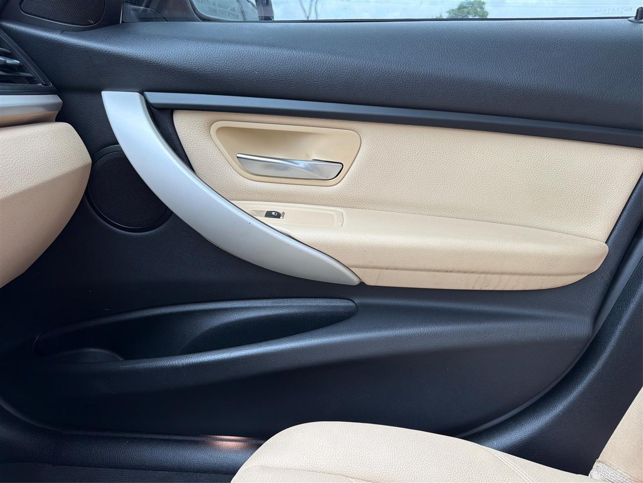 BMW 3 Series 320i Sedan 2018